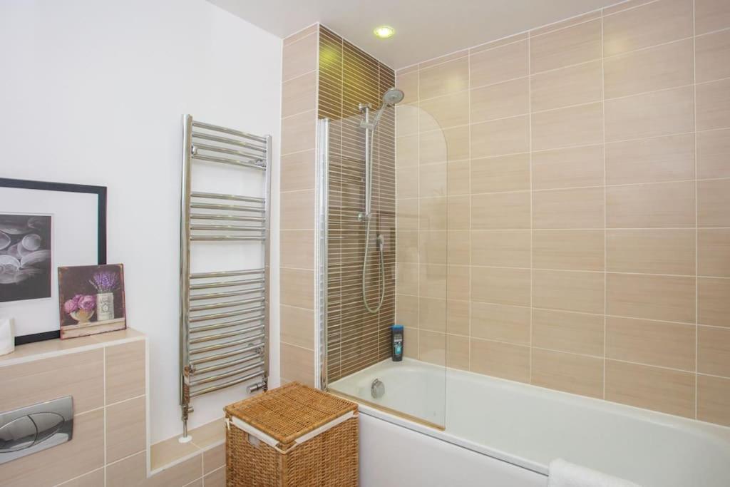 伦敦Unique & Welcoming 2Bd Flat In Limehouse公寓 外观 照片